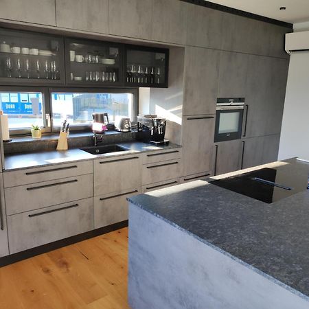 Luxurioeses Penthouse Mit Blick Auf Die Uno-City Und Dem Kaiserwasser. 3Schlafzimmer, 2 Baeder, Privat Lift Ins Apartment Viena Exterior foto