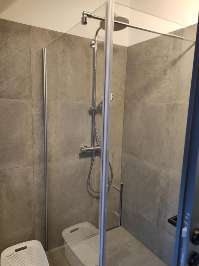 Luxurioeses Penthouse Mit Blick Auf Die Uno-City Und Dem Kaiserwasser. 3Schlafzimmer, 2 Baeder, Privat Lift Ins Apartment Viena Exterior foto