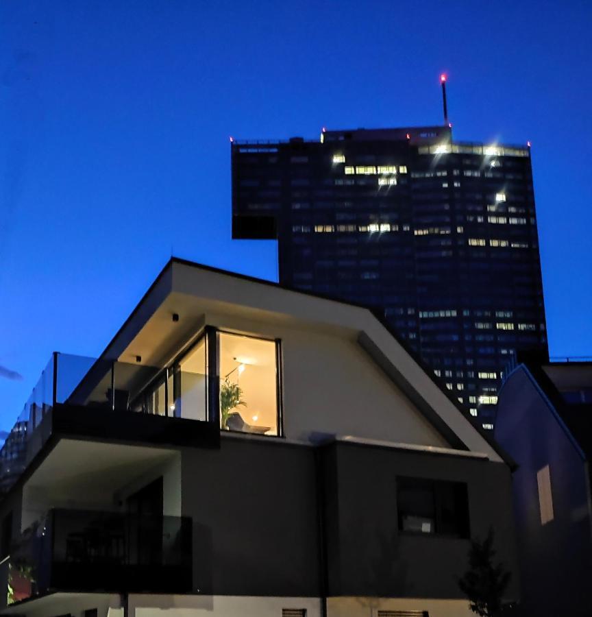 Luxurioeses Penthouse Mit Blick Auf Die Uno-City Und Dem Kaiserwasser. 3Schlafzimmer, 2 Baeder, Privat Lift Ins Apartment Viena Exterior foto