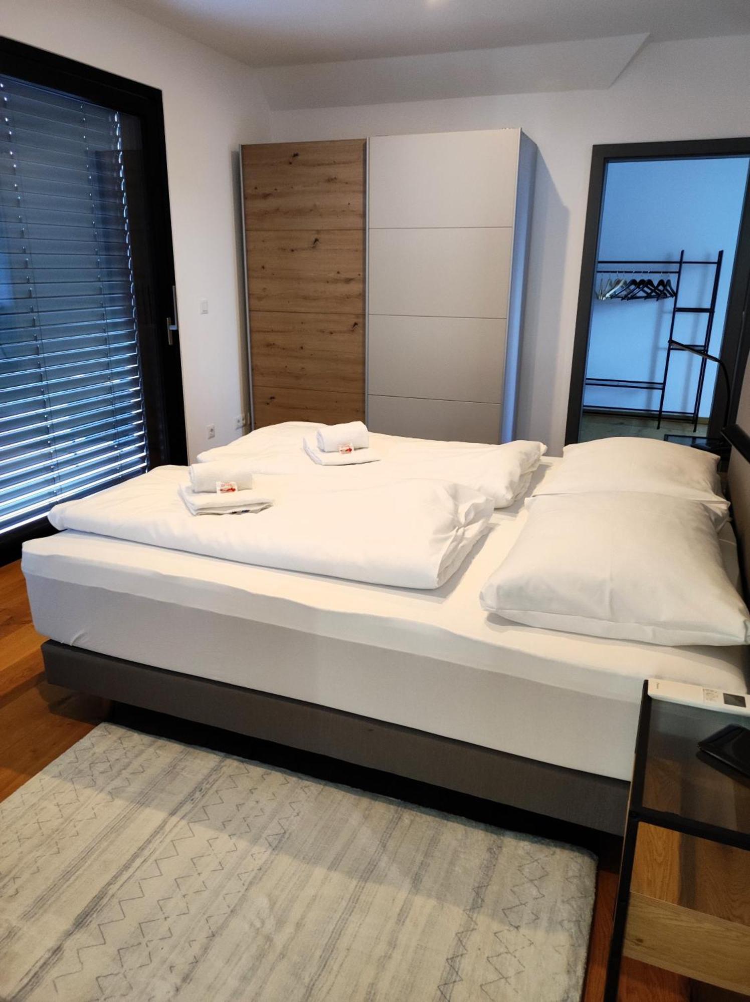 Luxurioeses Penthouse Mit Blick Auf Die Uno-City Und Dem Kaiserwasser. 3Schlafzimmer, 2 Baeder, Privat Lift Ins Apartment Viena Exterior foto